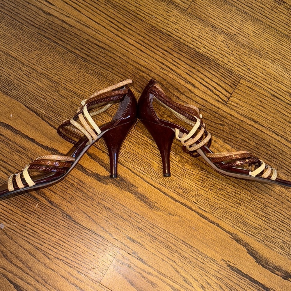 New York Transit Brown and Tan Strappy Heels Size 8.5 - Picture 3 of 7